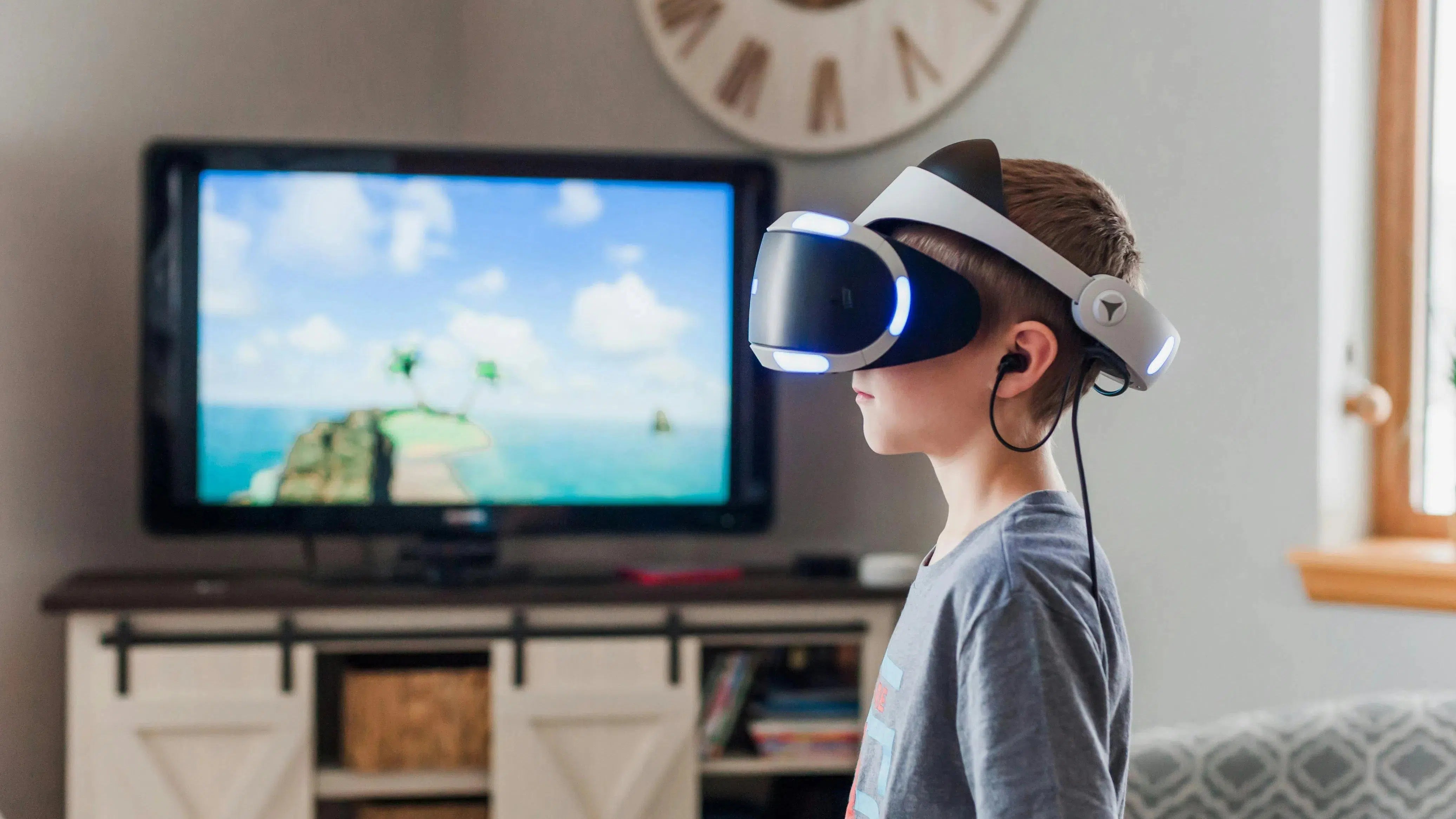 Online Gaming Addiction Kid Using VR Goggles