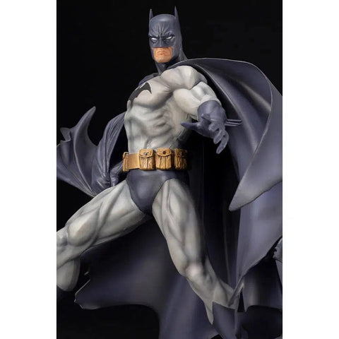DC Comics [Batman: Hush] - Batman Statue (1:6 Scale) — Poggers