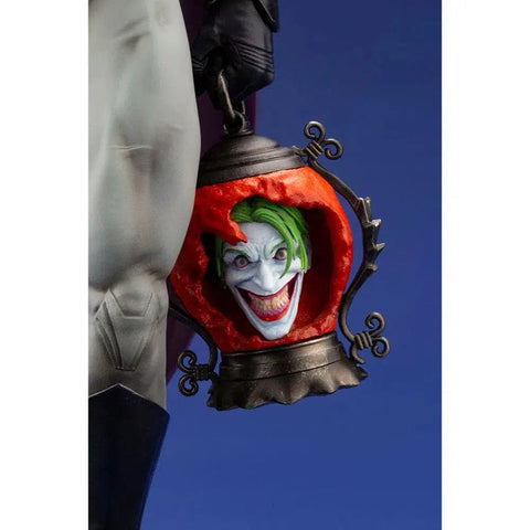 DC Comics [Batman: Last Knight on Earth] - Batman Statue Figure (11.8