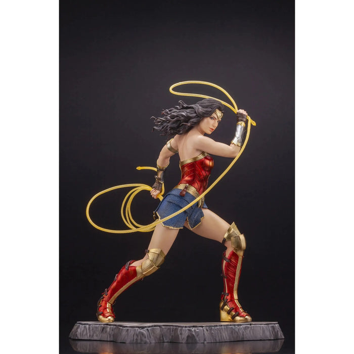 DC Comics [Wonder Woman 1984] - Gal Gadot Wonder Woman with Lasso of Truth Statue Figure (1:6 Scale) - Kotobukiya - ArtFX Series