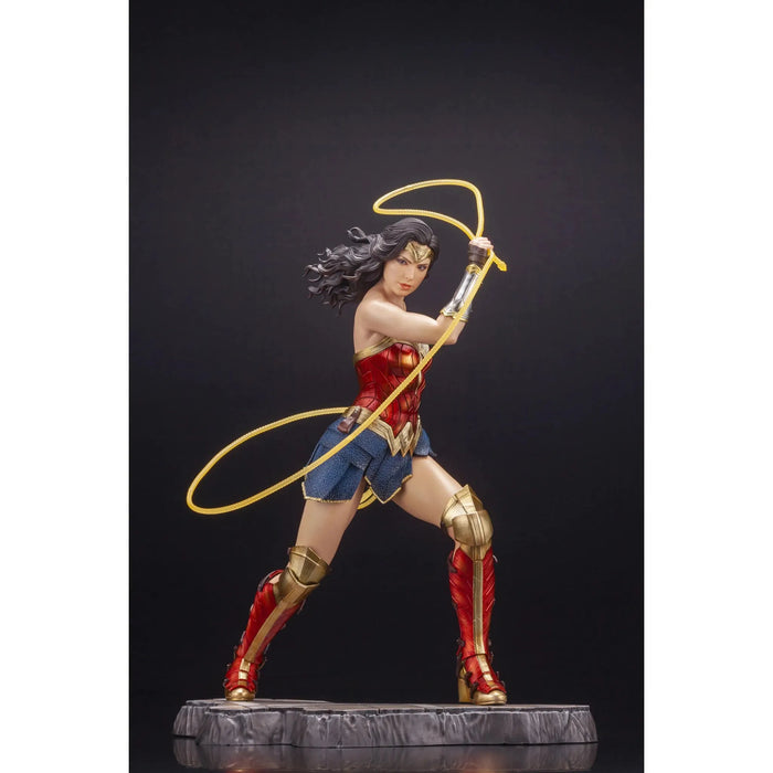 DC Comics [Wonder Woman 1984] - Gal Gadot Wonder Woman with Lasso of Truth Statue Figure (1:6 Scale) - Kotobukiya - ArtFX Series