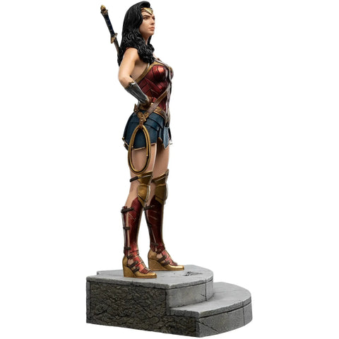 DC Comics [Zack Snyder's Justice League] - Wonder Woman Statue Figure (1:6 Scale, Limited Edition: 1 in 500) - Weta Workshop - Classic Trinity Series