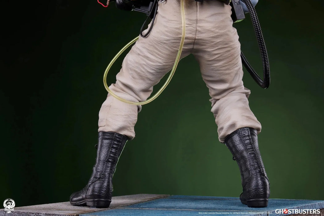 Ghostbusters - Egon Spengler Quarter Scale Statue (19") - PCS