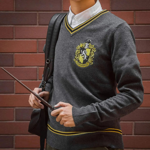 Harry Potter [Wizarding World] - Hufflepuff Soft-Touch Knit V-Neck Sweater - Cinereplicas - Image 3