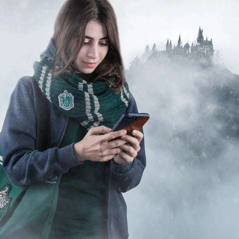 Harry Potter [Wizarding World] - One-Size Slytherin Unisex Infinity Scarf - Cinereplicas - Image 4