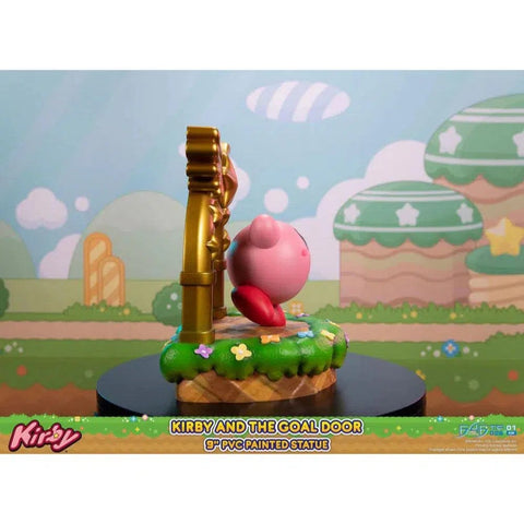 Kirby - Celebrating Kirby at the Goal Door Figure (9
