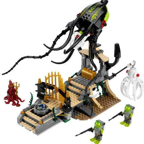 LEGO [Atlantis] -  Gateway of the Squid Building Set - Series (8061)