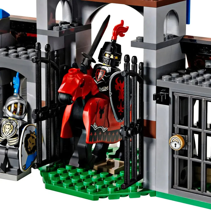 LEGO [Castle] - The Gatehouse Raid Building Set - Series (70402)
