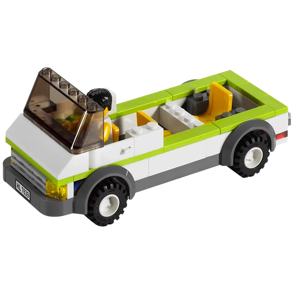 LEGO [City] - Camper Building Set - Great Outdoors Series (7639)