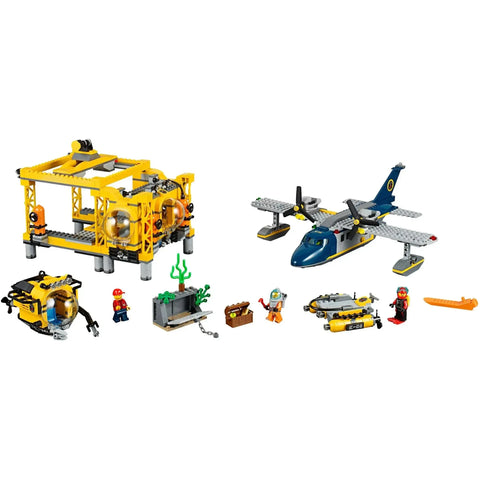 LEGO [City] - Deep Sea Operation Base Building Set - Deep Sea Explorers Series (60096) - Image 2