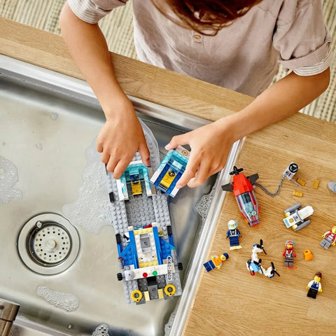 LEGO [City] - Police Patrol Boat Building Set - Police Series (60277) - Image 11