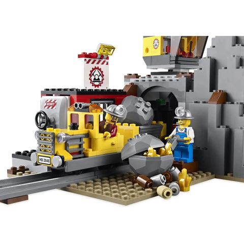 LEGO [City] - The Mine Building Set - Mining Series (4204) - Image 3