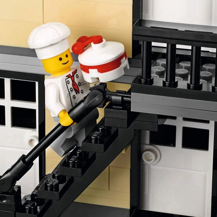 LEGO [Creator Expert] - Assembly Square Building Set - Modular Buildings Collection Series (10255)