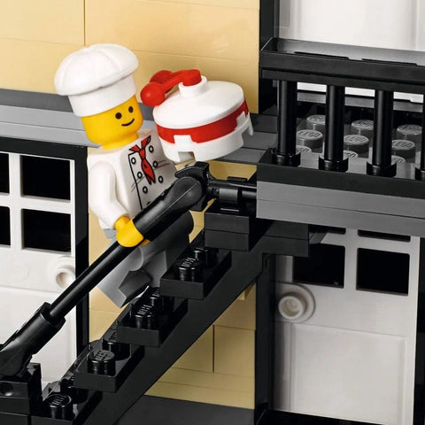 LEGO [Creator Expert] - Assembly Square Building Set - Modular Buildings Collection Series (10255)