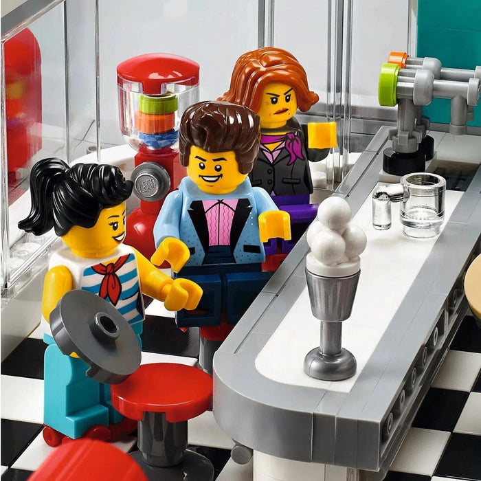 LEGO [Creator Expert] - Downtown Diner Building Set - Modular Buildings Collection Series (10260)