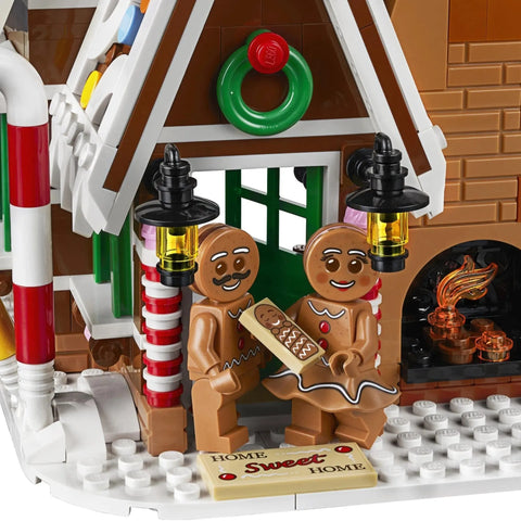 LEGO [Creator Expert] - Gingerbread House Building Set - Winter Village Collection Series (10267)