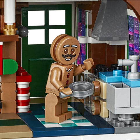 LEGO [Creator Expert] - Gingerbread House Building Set - Winter Village Collection Series (10267)