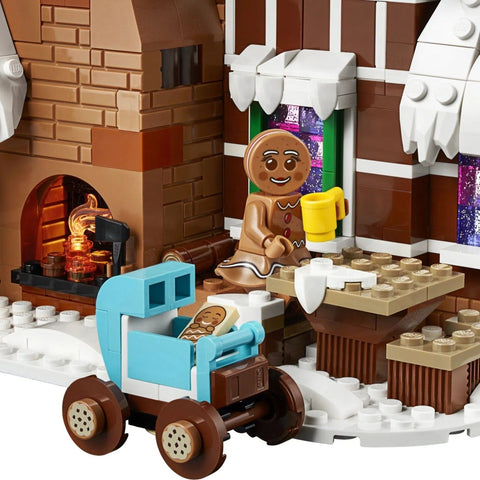LEGO [Creator Expert] - Gingerbread House Building Set - Winter Village Collection Series (10267)