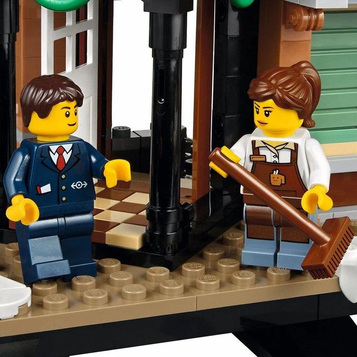LEGO [Creator Expert] - Winter Village Station Building Set - Winter Village Collection Series (10259)