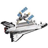 LEGO [Discovery] - Space Shuttle Discovery-STS-31 Building Set - Series (7470)- Image 2