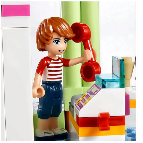LEGO [Friends] - Heartlake Frozen Yogurt Shop Building Set - Heartlake City Series (41320) - Image 5