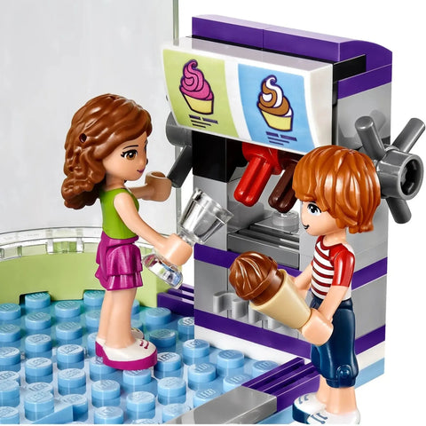 LEGO [Friends] - Heartlake Frozen Yogurt Shop Building Set - Heartlake City Series (41320) - Image 6