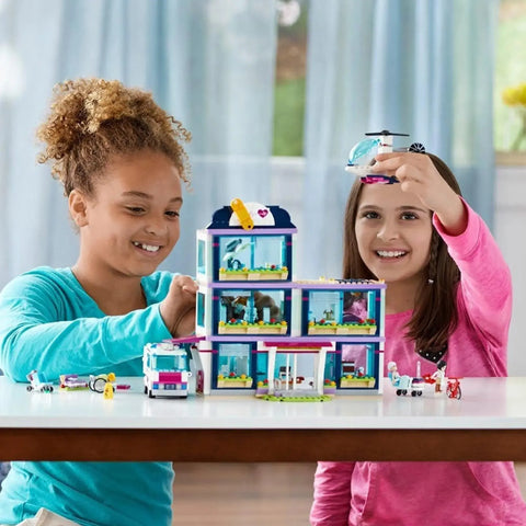 LEGO [Friends] - Heartlake Hospital Building Set - Heartlake City Series (41318) - Image 5