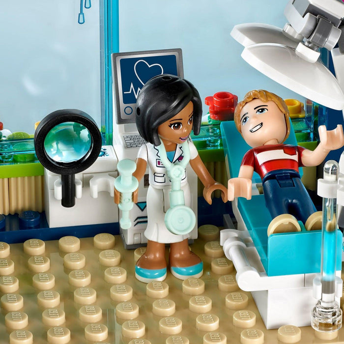 LEGO [Friends] - Heartlake Hospital Building Set - Heartlake City Series (41318)