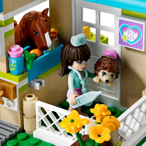 LEGO [Friends] - Heartlake Vet Building Set - Heartlake City Series (3188)
