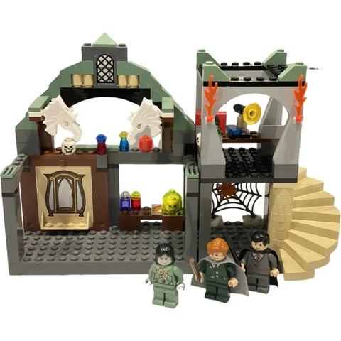 LEGO [Harry Potter] - Professor Lupin's Classroom Building Set - Prisoner of Azkaban Series (4752)