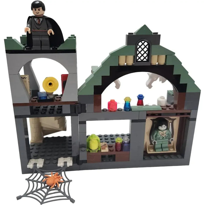LEGO [Harry Potter] - Professor Lupin's Classroom Building Set - Prisoner of Azkaban Series (4752)