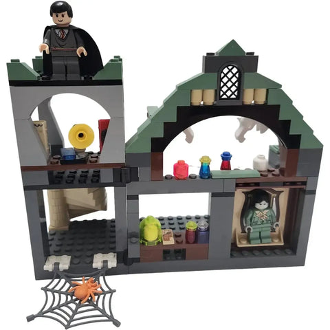 LEGO [Harry Potter] - Professor Lupin's Classroom Building Set - Prisoner of Azkaban Series (4752)