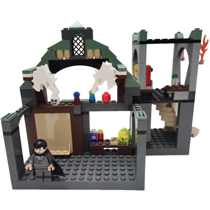 LEGO [Harry Potter] - Professor Lupin's Classroom Building Set - Prisoner of Azkaban Series (4752)