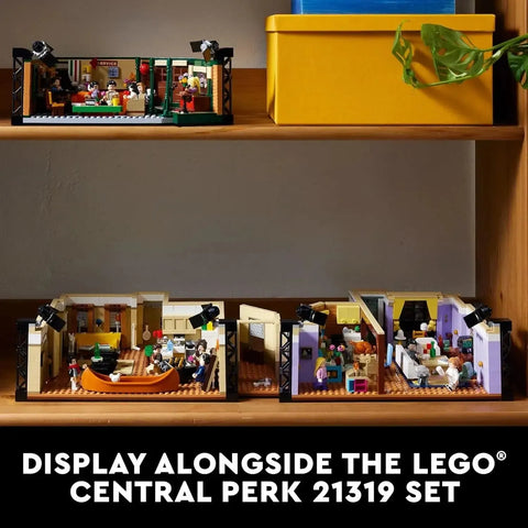 LEGO Icons The Friends Apartments 10292 Building Set (2048 Pieces) - Image 6