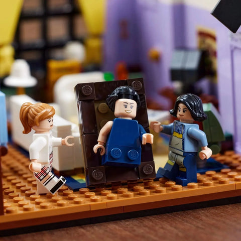 LEGO [Icons] - The Friends Apartments Building Set - Friends Series (10292) - Image 16