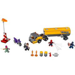 LEGO [Marvel Super Heroes] - Tanker Truck Takedown Building Set - Captain America: Civil War Series (76067)