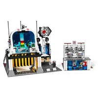 LEGO [Space] - Space Police Central Building Set - Space Police 3 Series (5985)- Image 2