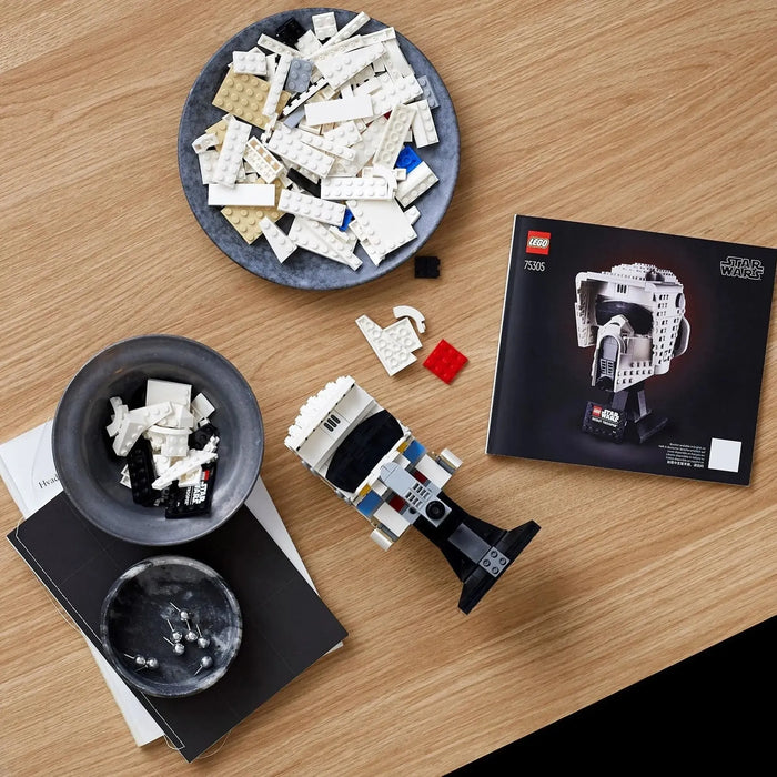 LEGO [Star Wars] - Scout Trooper Helmet Building Set - Helmet Collection Series (75305)