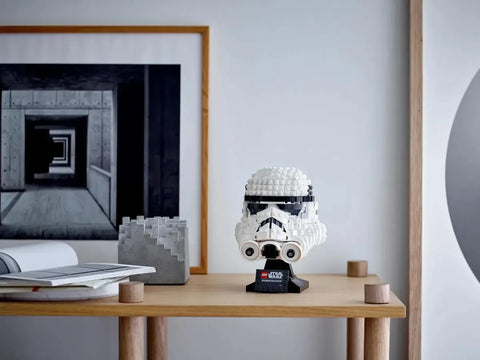 LEGO Star Wars Stormtrooper Helmet 75276 Building Kit (647 Pieces) - Image 7