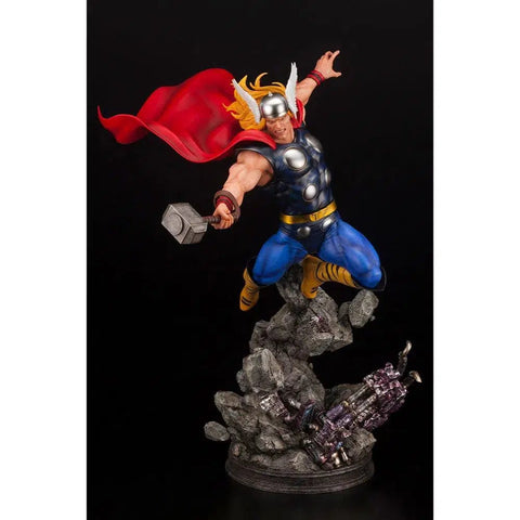 Marvel Comics - Retro Thor Statue Figure (17.5