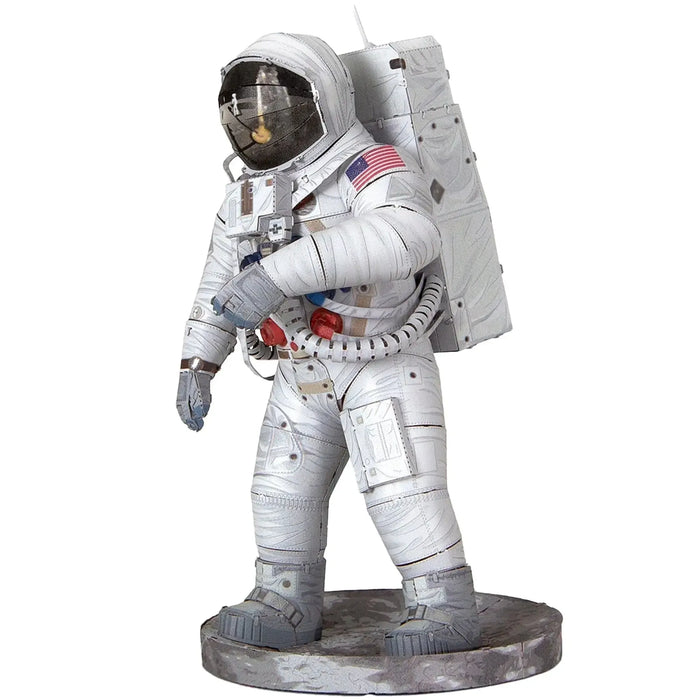 NASA - Apollo 11 Astronaut Figure Model Kit (Steel, Moderate Difficulty) - Fascinations - Metal Earth Premium Series - (2024)