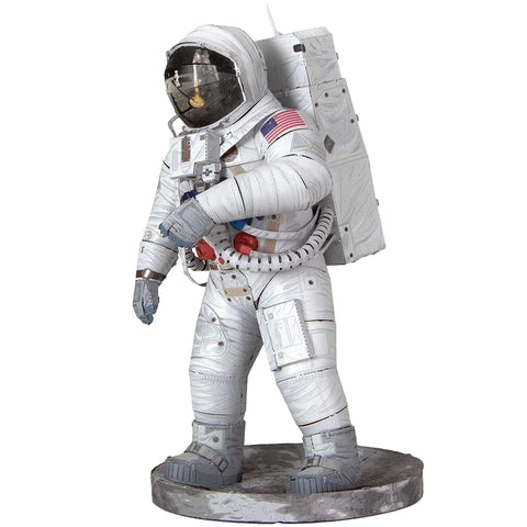 NASA - Apollo 11 Astronaut Figure Model Kit (Steel, Moderate Difficulty) - Fascinations - Metal Earth Premium Series - (2024) - Image 4