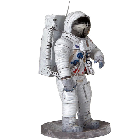 NASA - Apollo 11 Astronaut Figure Model Kit (Steel, Moderate Difficulty) - Fascinations - Metal Earth Premium Series - (2024) - Image 6