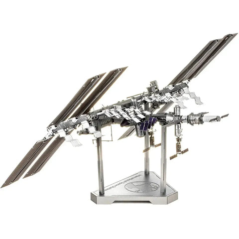 NASA - International Space Station [ISS] Figure Model Kit (1:565 Scale, Steel, Challenging Difficulty) - Fascinations - Metal Earth Premium Series