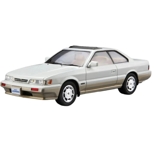 Nissan - UF31 Leopard Ultima V30 Twincam Turbo Car Figure Model Kit (1:24 Scale) - Aoshima - The Model Car Series No. 117