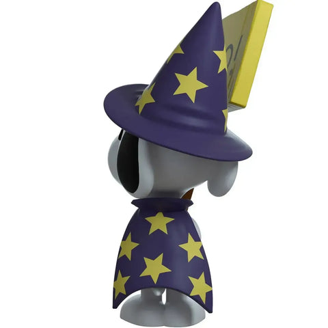 Peanuts - Halloween Costume Snoopy holding 