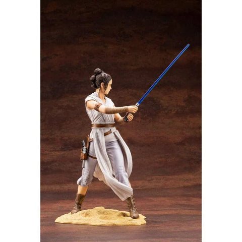Star Wars - Rey with Lightsaber Statue Figure (1:7 Scale) - Kotobukiya - ArtFX Series