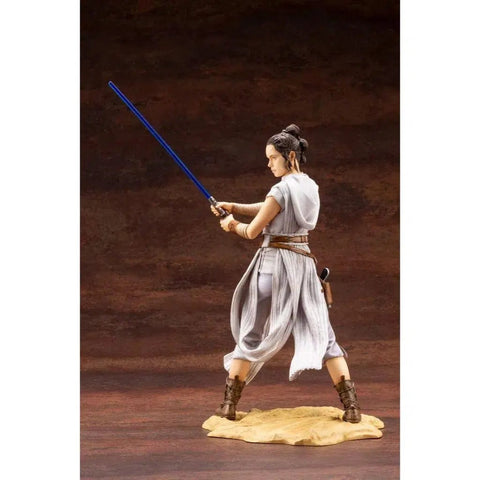 Star Wars - Rey with Lightsaber Statue Figure (1:7 Scale) - Kotobukiya - ArtFX Series