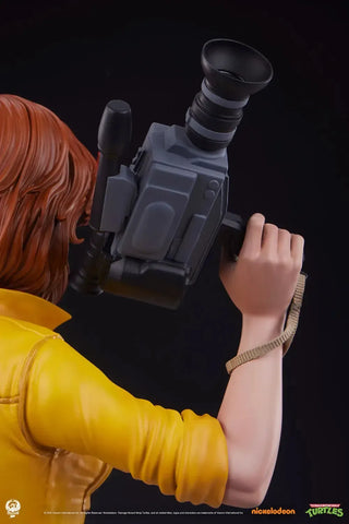 Teenage Mutant Ninja Turtles - April O'Neil Statue (18.5