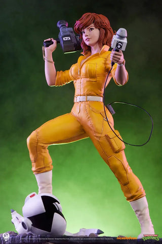 Teenage Mutant Ninja Turtles - April O'Neil Statue (18.5